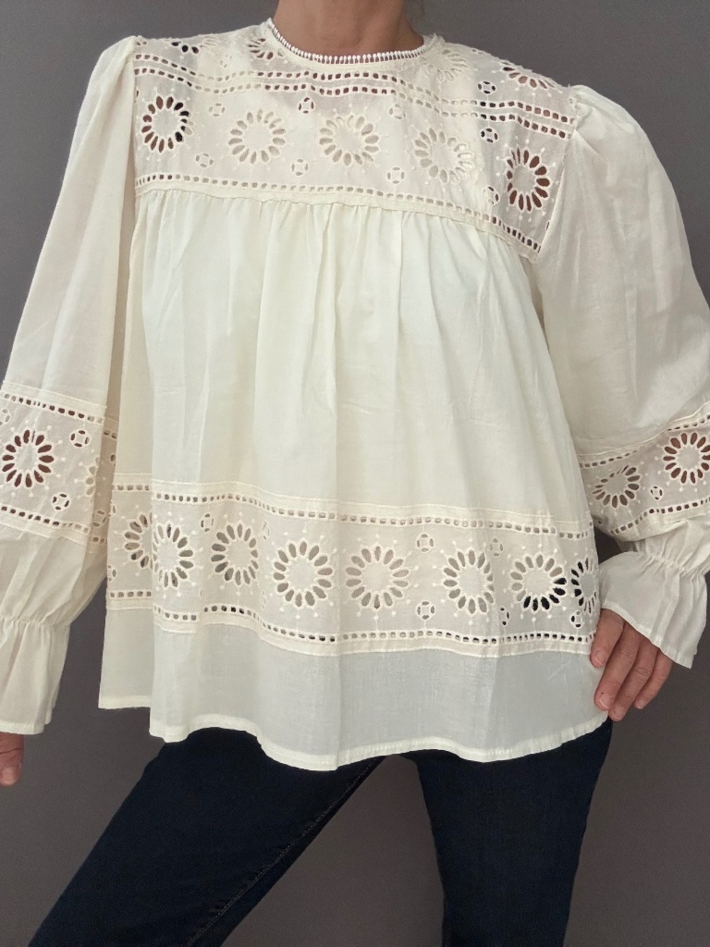 Women’s Cotton eyelet blouse M